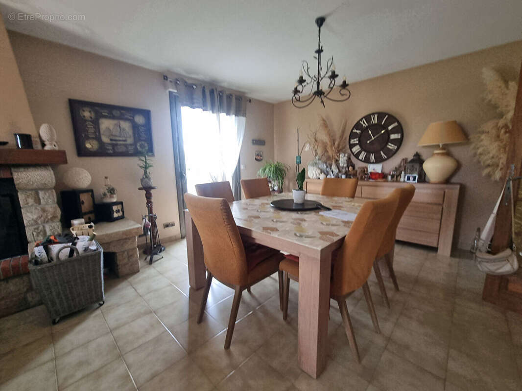 Maison à DRAGEY-RONTHON