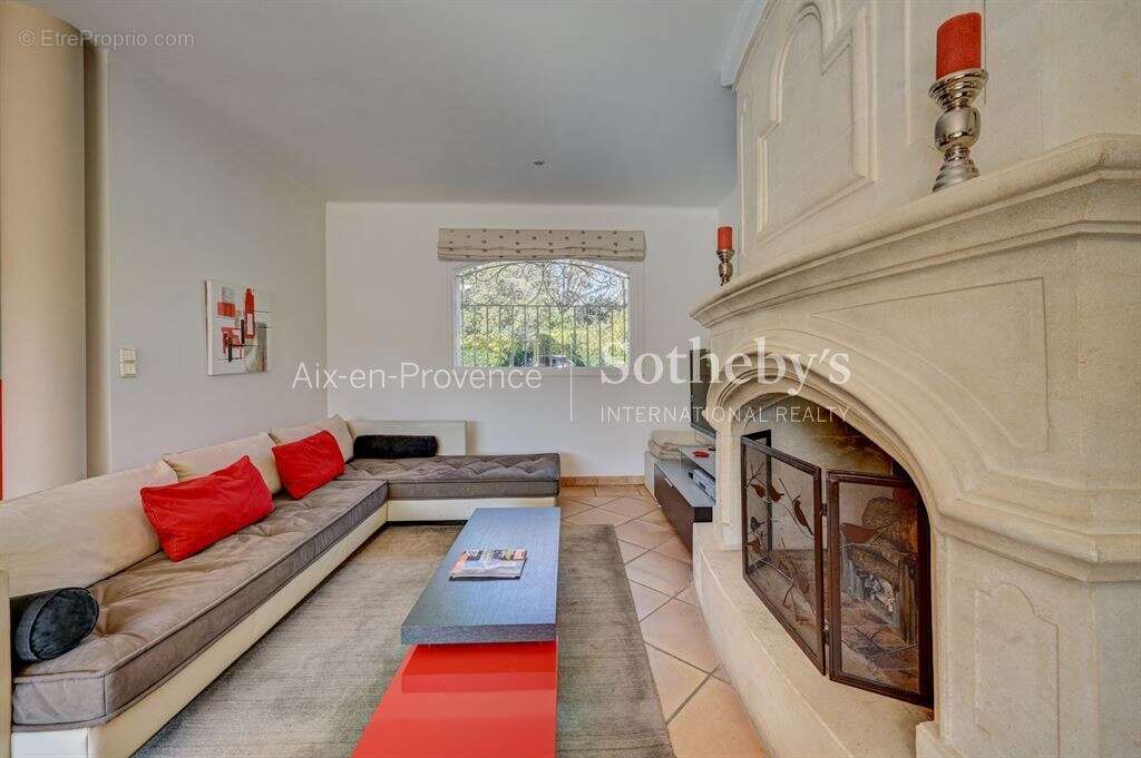 Maison d'exception - 280 m² à vendre à proximité d'Aix-en-Provence - photo 9