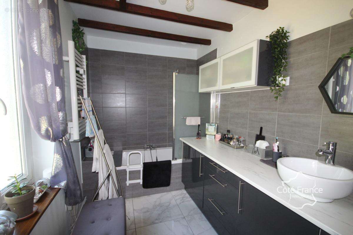 SECTEUR VIREUX Maison individuelle 4 chambres, avec garage e - photo 10