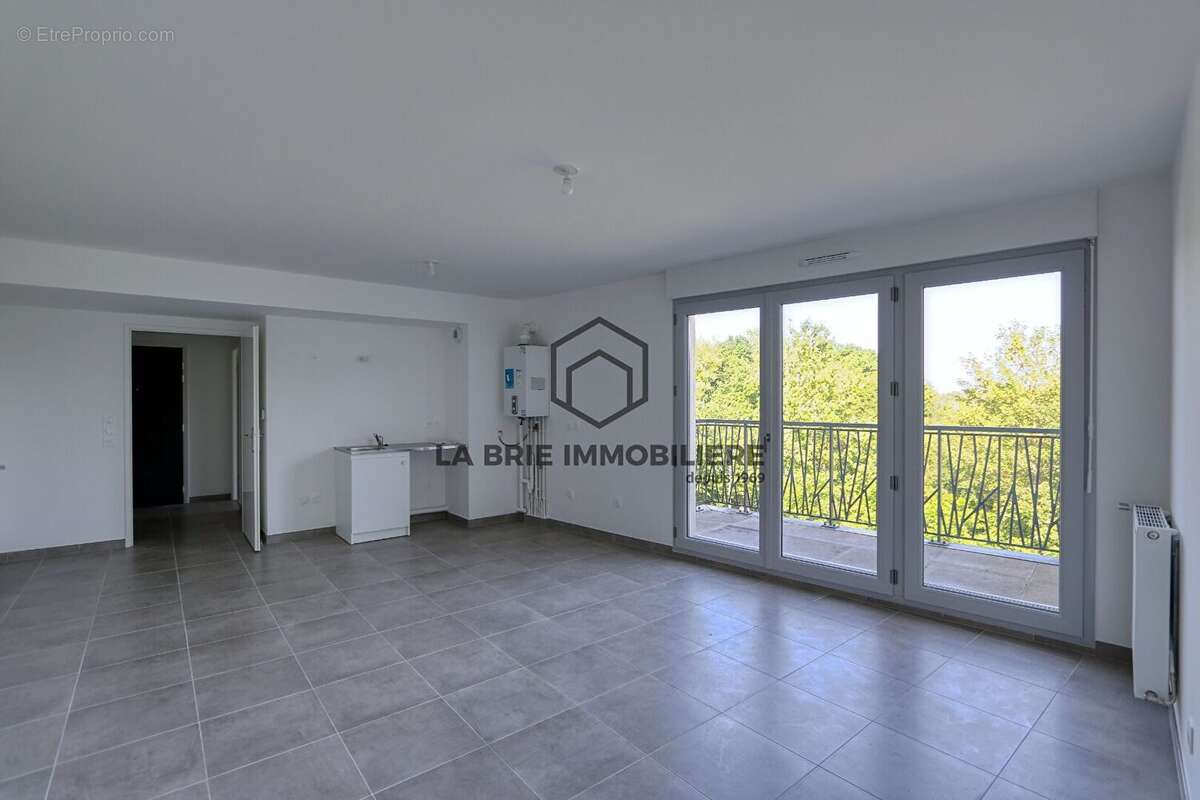 Appartement 50 m² à Chennevieres-Sur-Marne  - photo 2