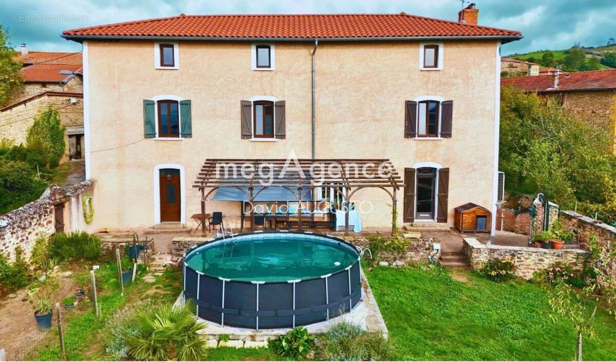 Maison à SAINTE-PAULE