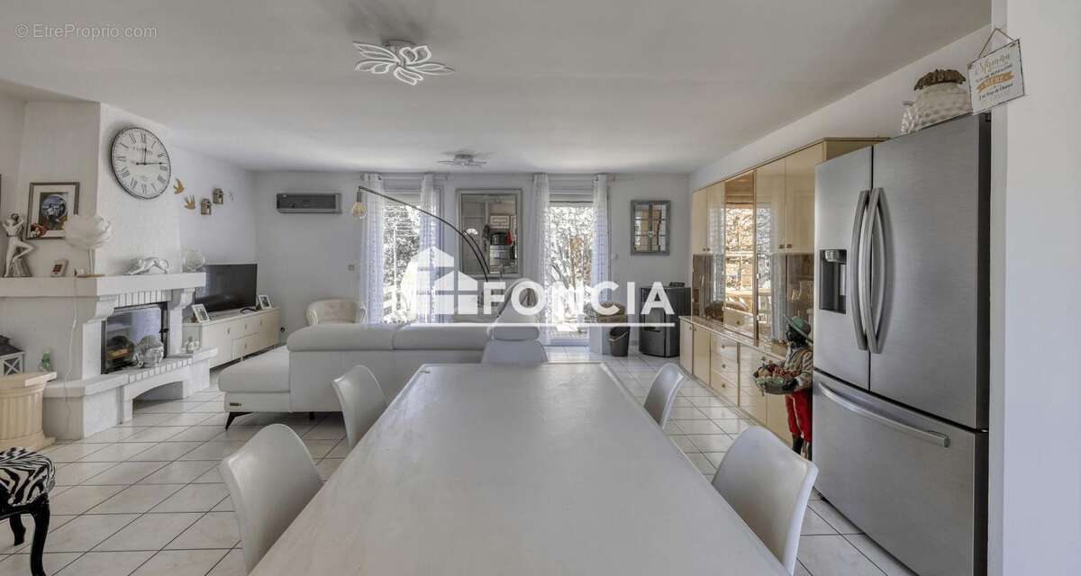 Maison à LE CASTELLET