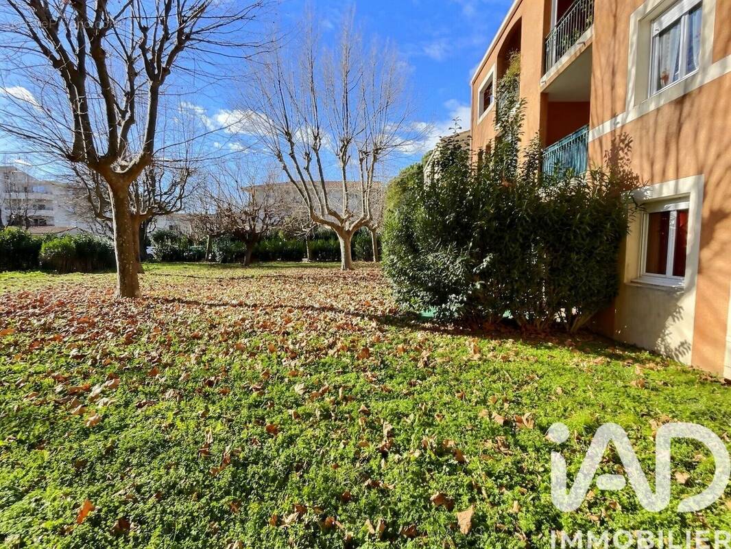 Photo 1 - Appartement à SAINT-MARTIN-DE-CRAU