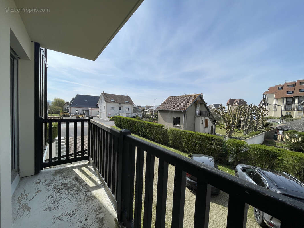Appartement à BLONVILLE-SUR-MER