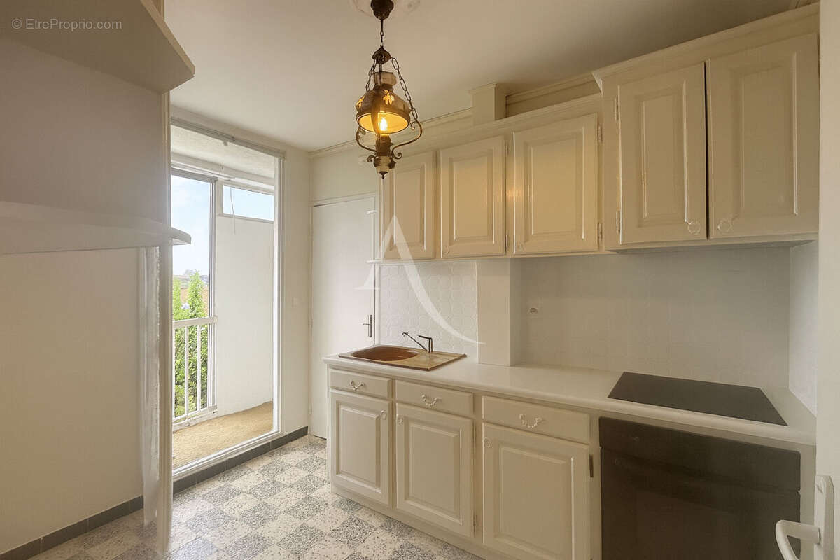 Appartement à PORT-DE-BOUC