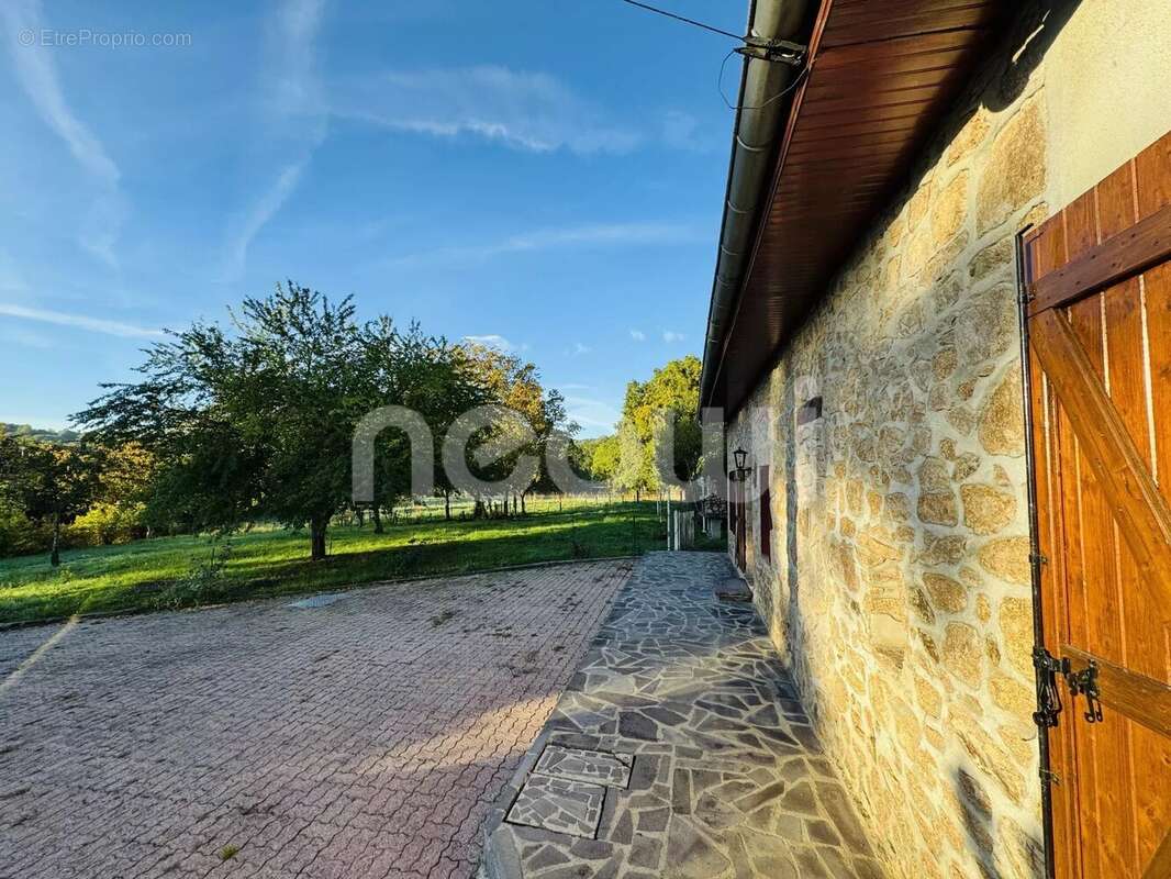 Maison à SAINT-ELOY-LES-MINES