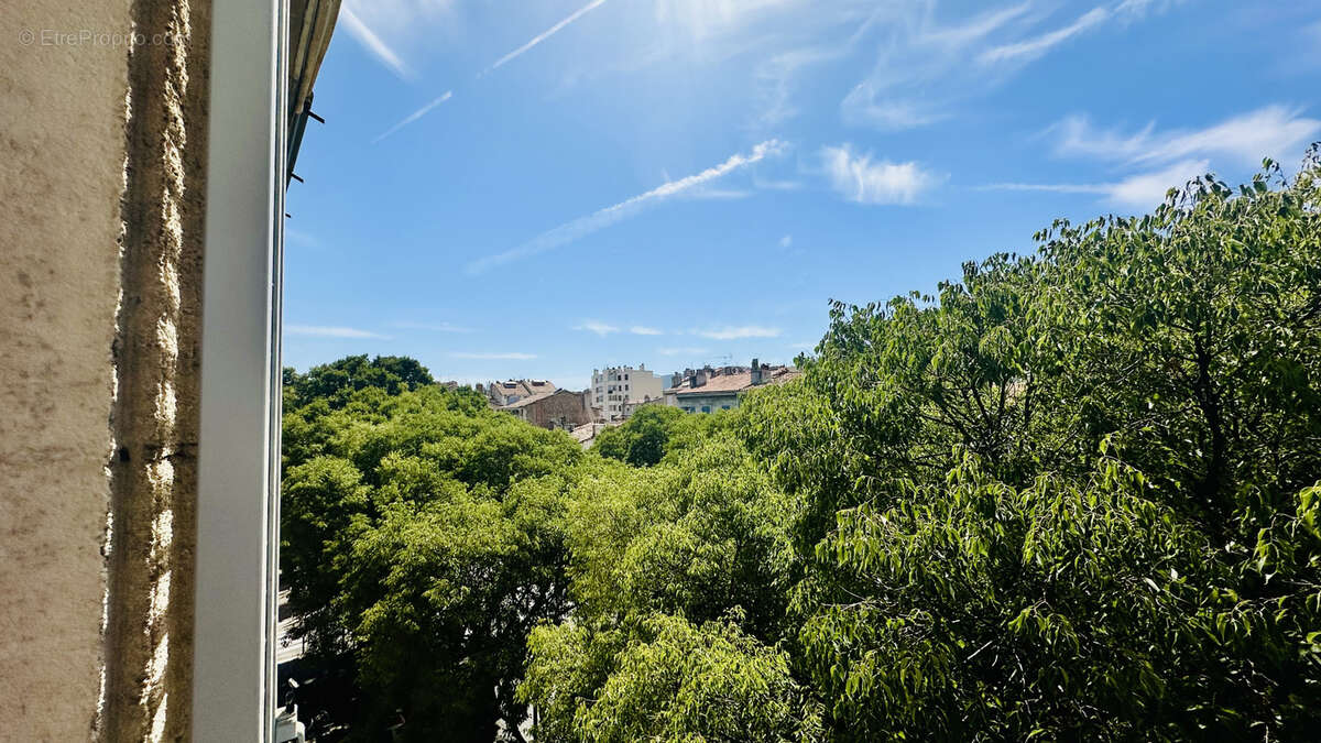 Appartement à MARSEILLE-5E