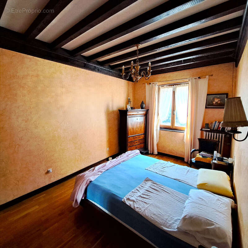 Maison à ORLIENAS