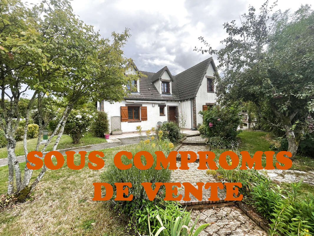 Maison à SAINT-ARNOULT-DES-BOIS