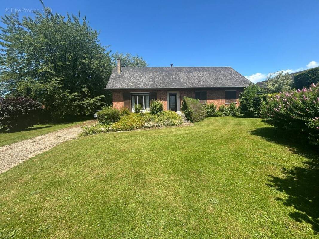 Maison à LA NEUVILLE-CHANT-D'OISEL