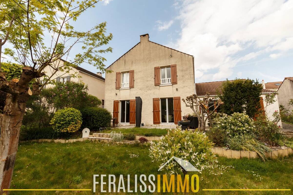 Maison à JOUY-LE-MOUTIER