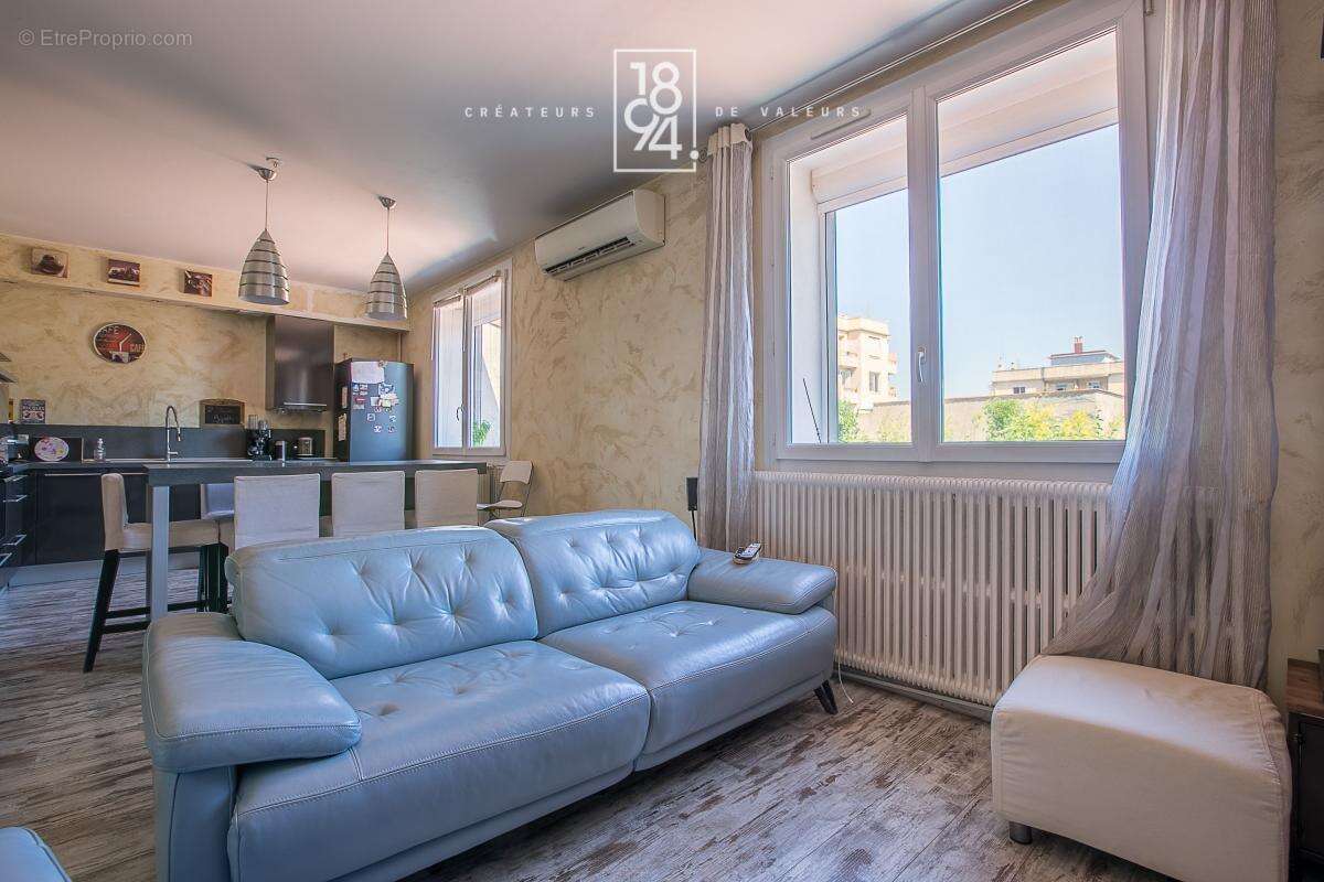 Appartement à MARSEILLE-5E