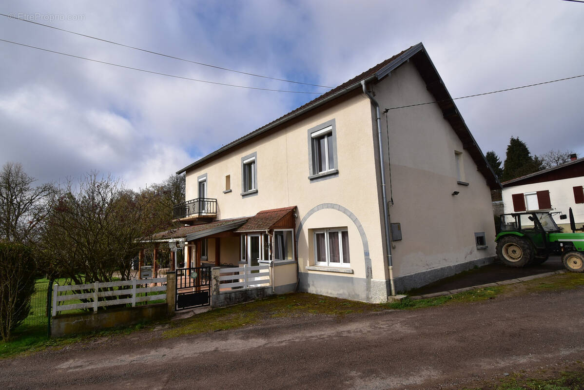 Maison à AILLEVILLERS-ET-LYAUMONT
