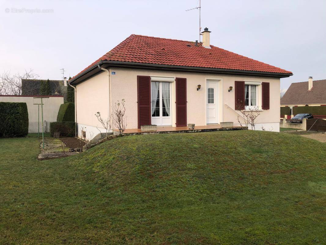Maison à MEZIDON-CANON
