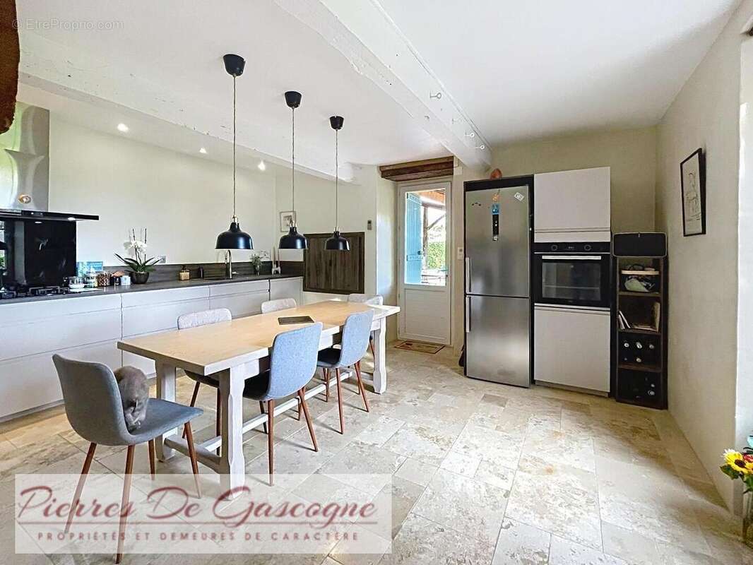 Proche CONDOM - Maison de campagne secteur CASTERA-VERDUZAN sur 10.095m² de terrain. - photo 4