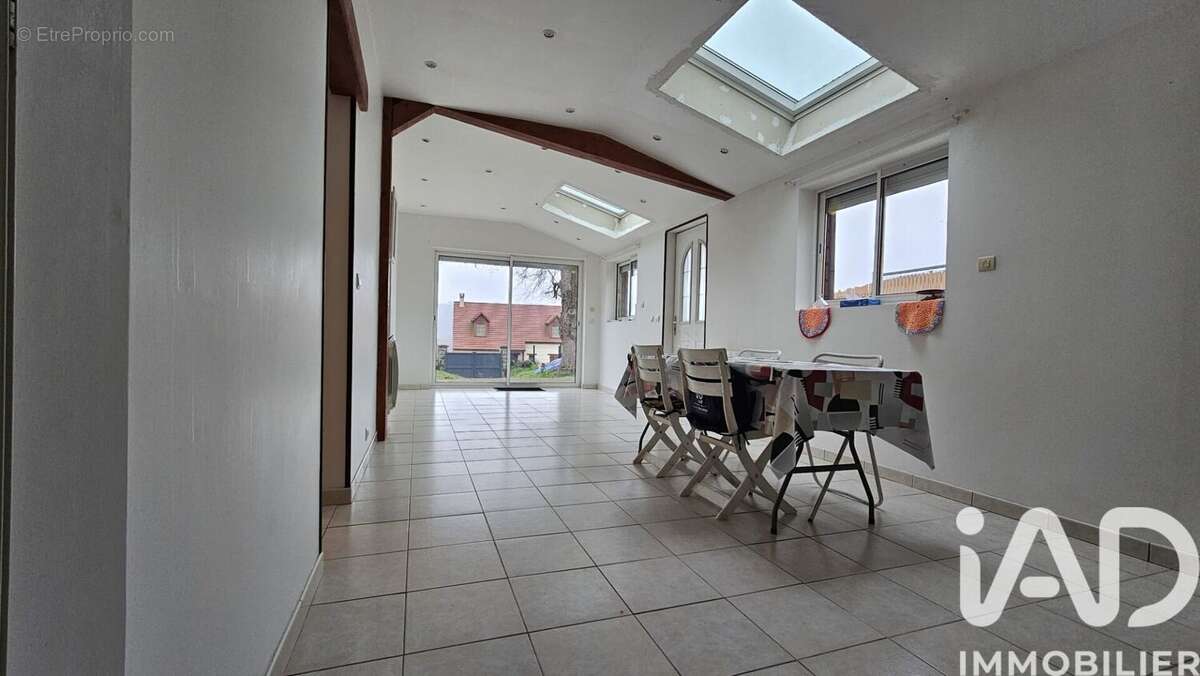 Maison 74 m² à Saint-Denis-Le-Ferment  - photo 3