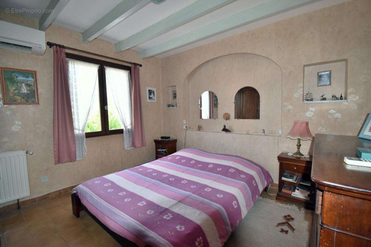 A vendre, Aiglun (04) – Maison individuelle 6 pièces, 5 chambres, jardin, terrasse et garage de 30 m² - photo 16