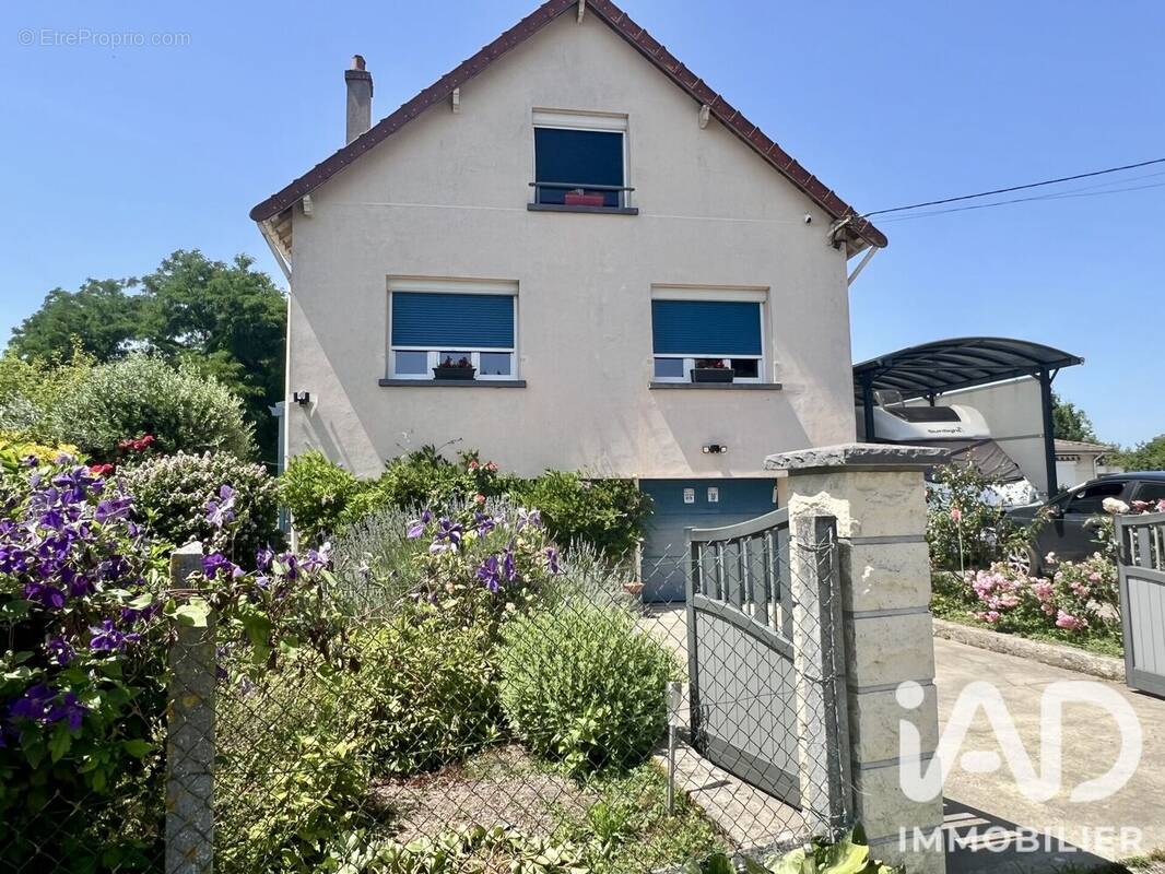 Photo 1 - Maison à JOUY-SUR-MORIN