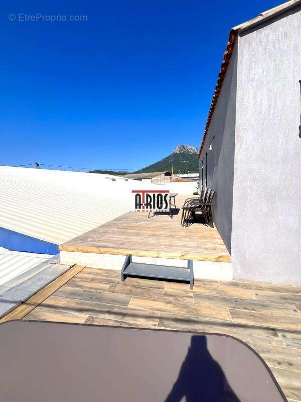 Commerce à LA FARLEDE