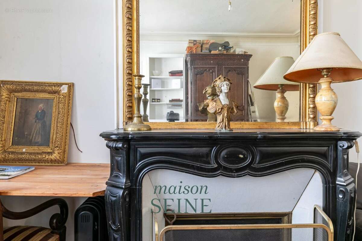 Appartement à PARIS-7E