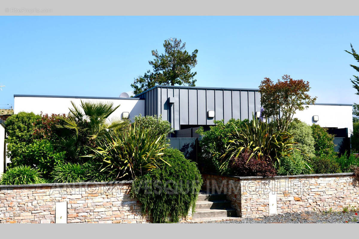 Maison à AGON-COUTAINVILLE