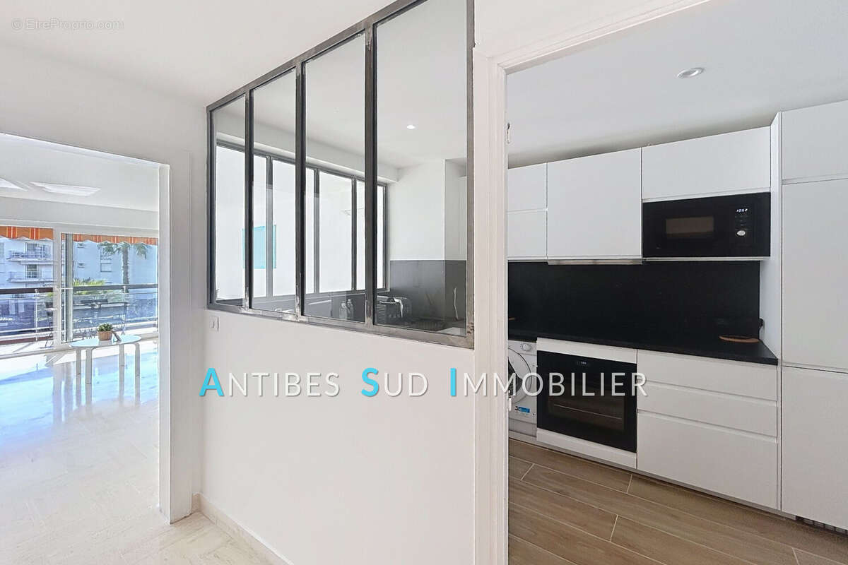 Appartement à VALLAURIS