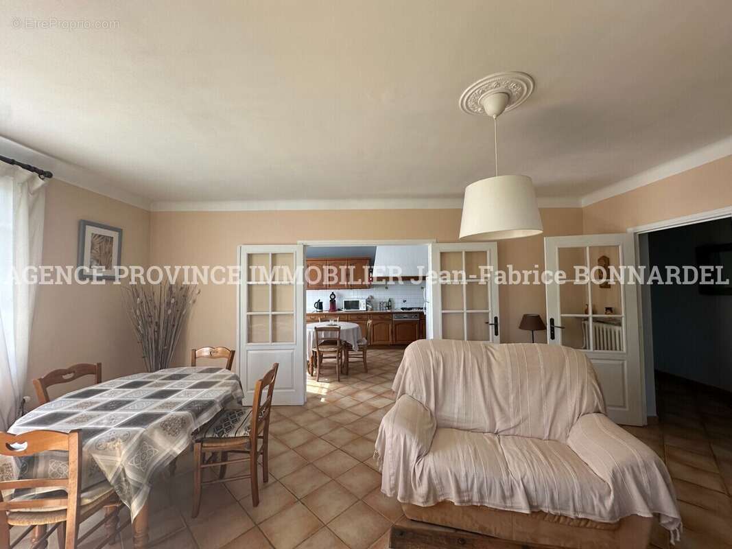 Maison 152 m² à Grignan  - photo 5