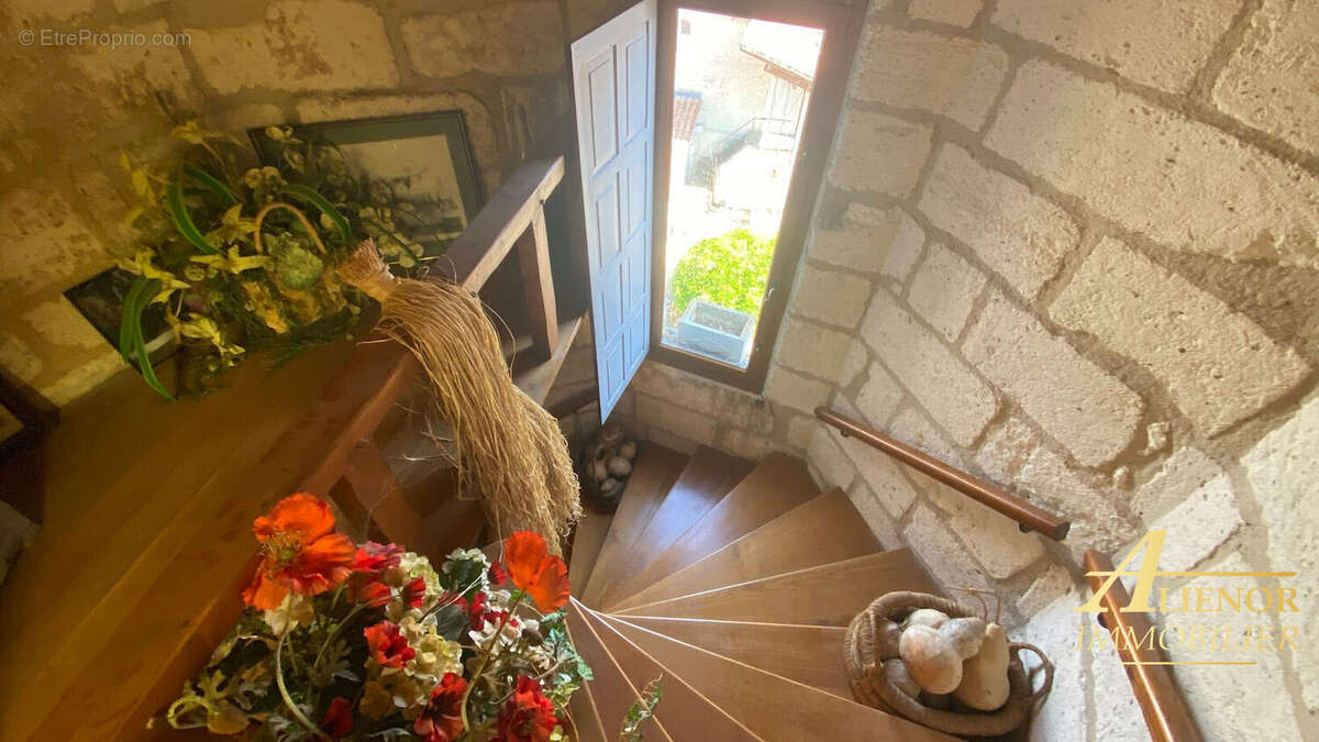 Ensemble immobilier en pierre centre Brantome 24310 - photo 14