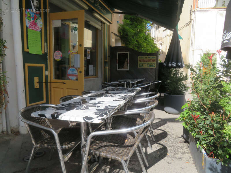 Commerce à THOARD