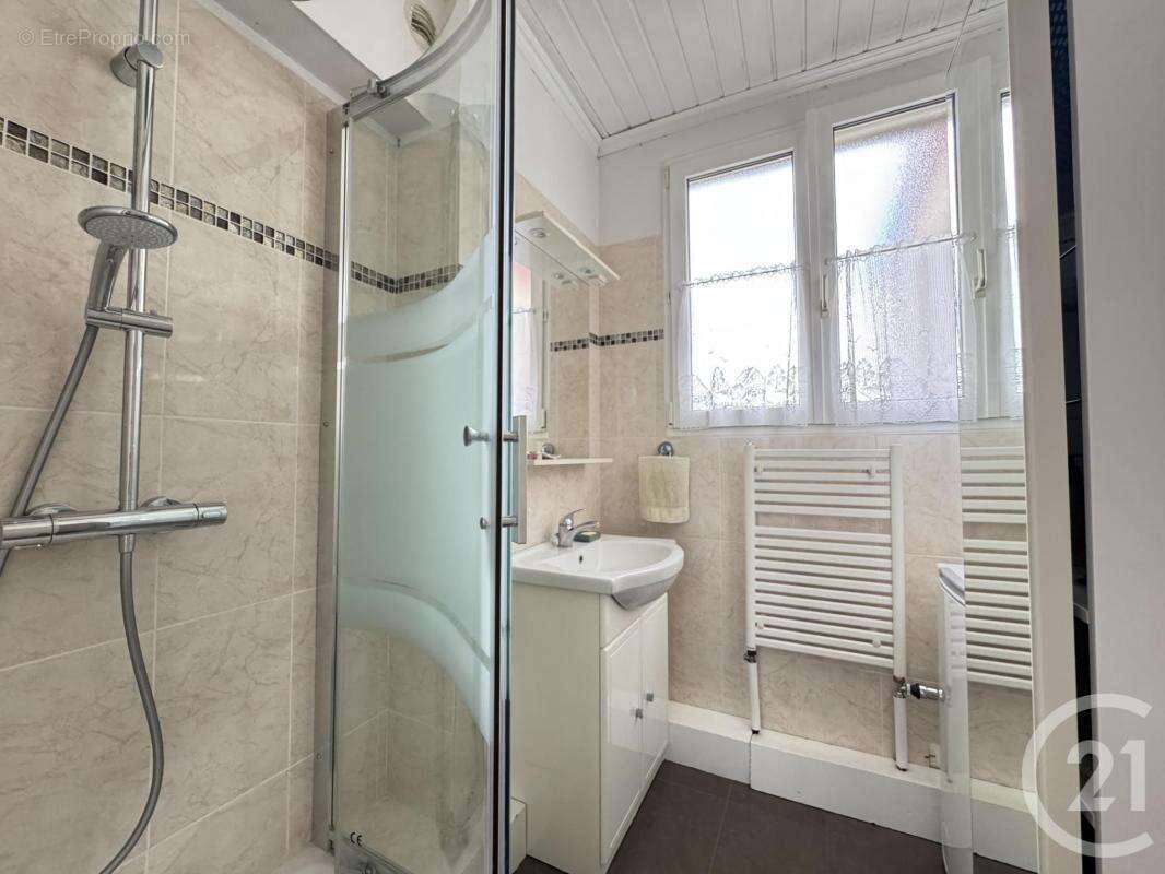 Appartement à FONTENAY-SOUS-BOIS