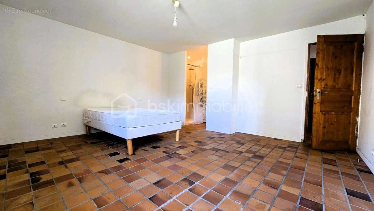 Maison à VERT-LE-GRAND