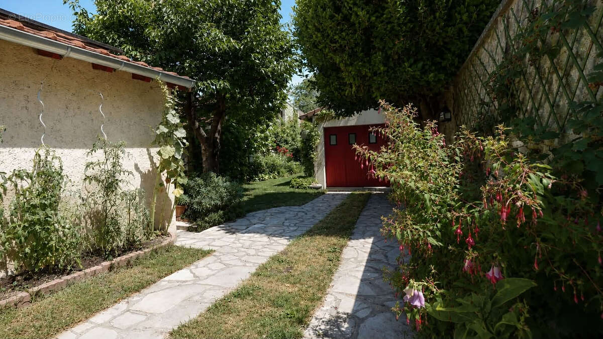 Maison à EPONE
