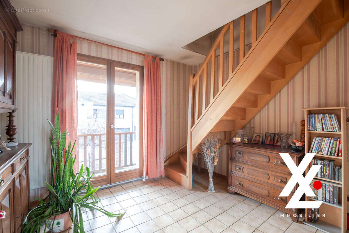 Maison à VELAINE-EN-HAYE