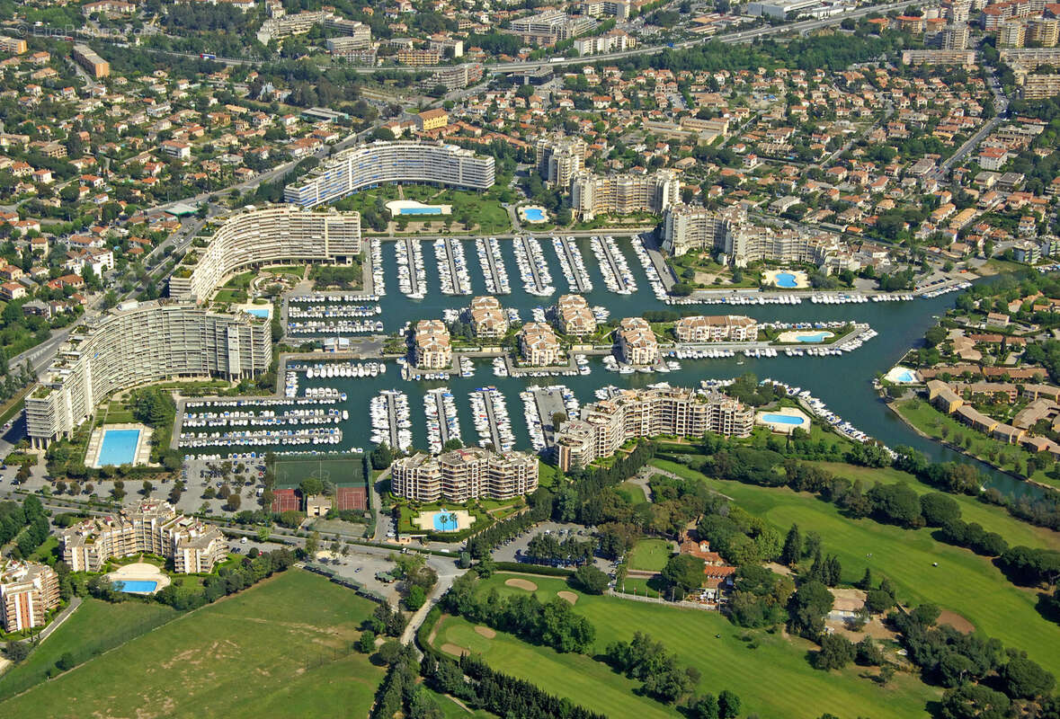 Appartement à MANDELIEU-LA-NAPOULE