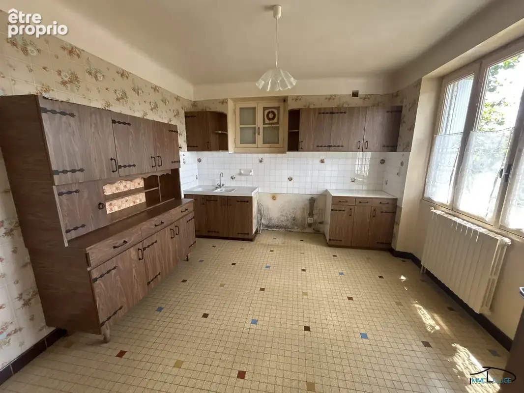 Maison 76 m² à Decazeville  - photo 5