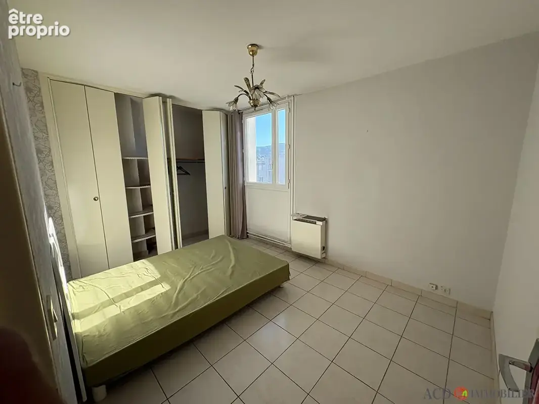 A VENDRE Appartement T4 - photo 7