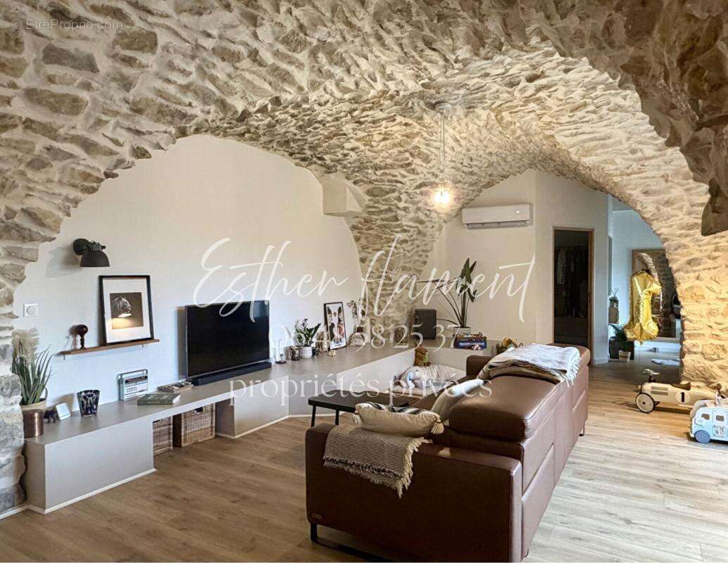 Maison à VEZENOBRES