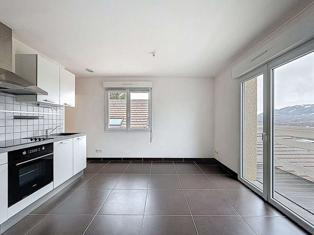Appartement à POISY
