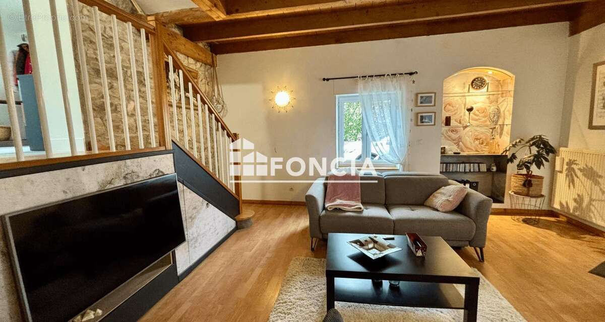 Maison à MOUXY