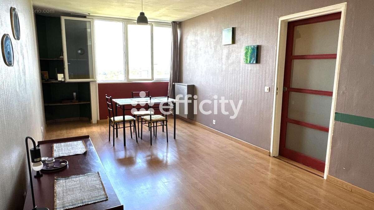Appartement à MONS-EN-BAROEUL