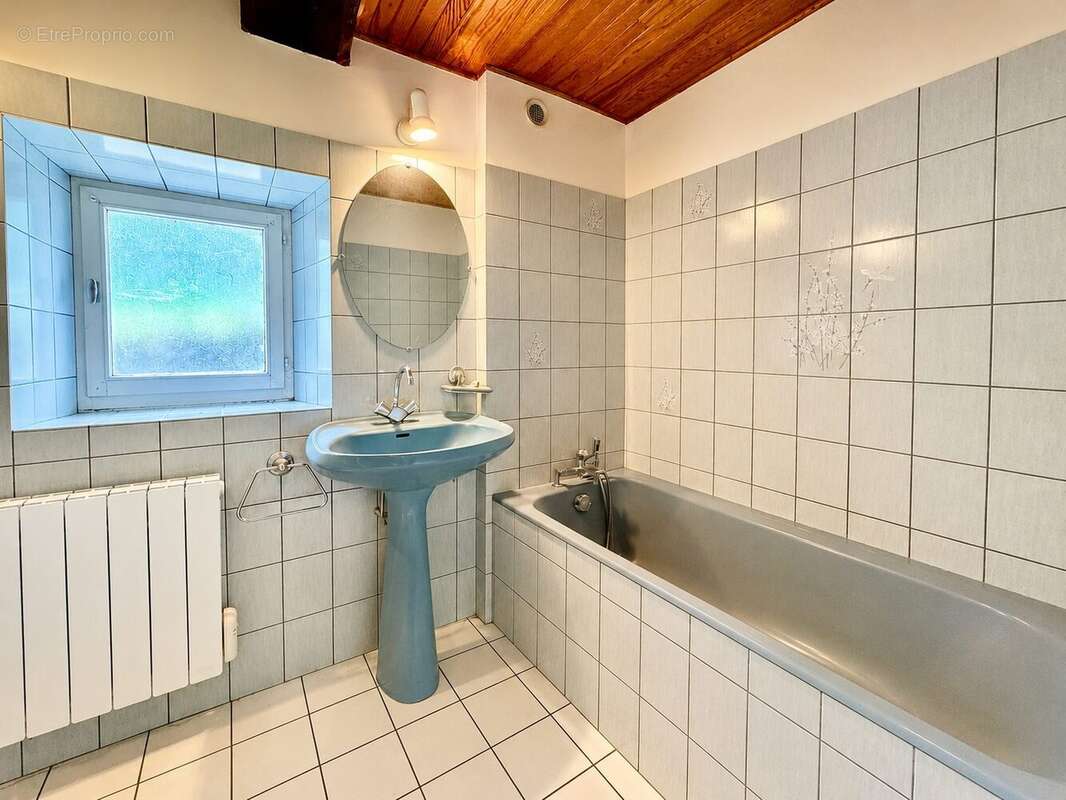 Maison à SAINT-GERVAIS-D'AUVERGNE