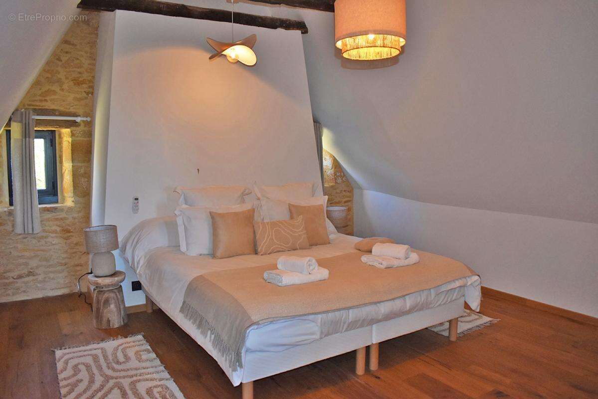 Maison à SAINT-GENIES