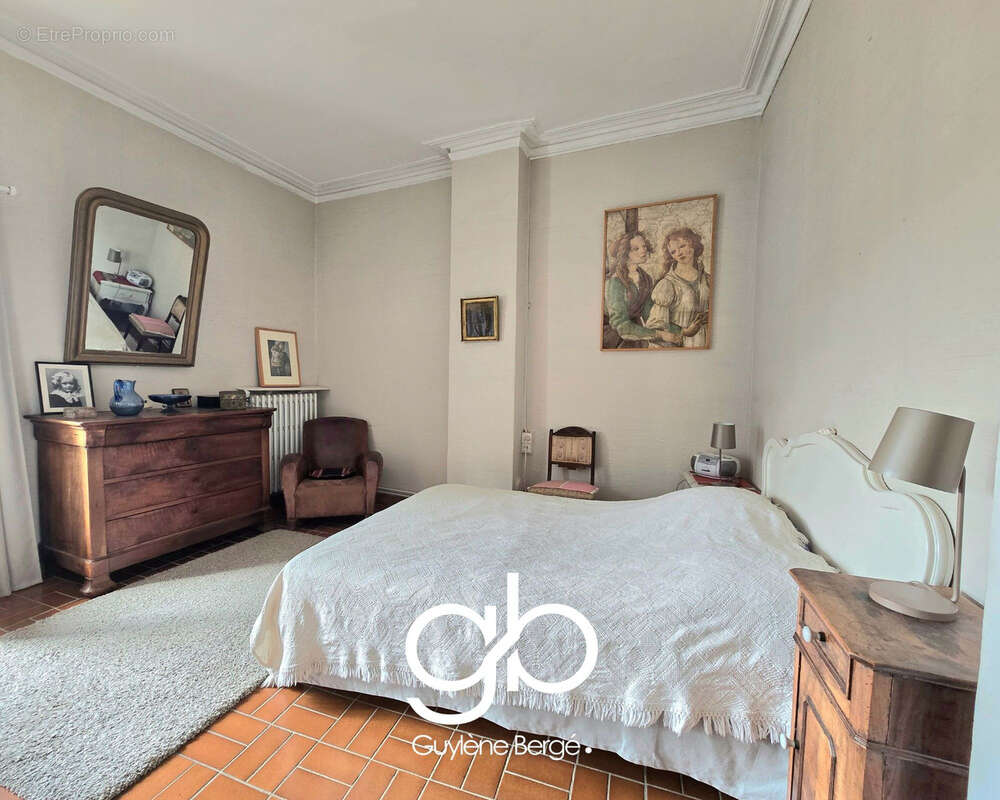 Maison à SAINT-SERIES