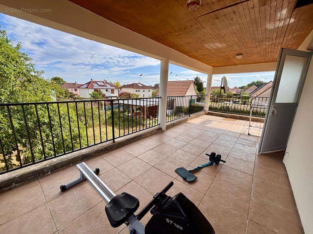 COUP DE COEUR À CHALLUY  Maison familiale de 130 m² avec terrain de 1 045 m² - photo 11
