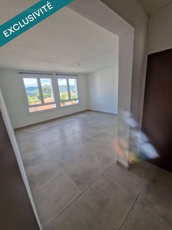 Photo 6 - Appartement à CHATEAU-ARNOUX-SAINT-AUBAN