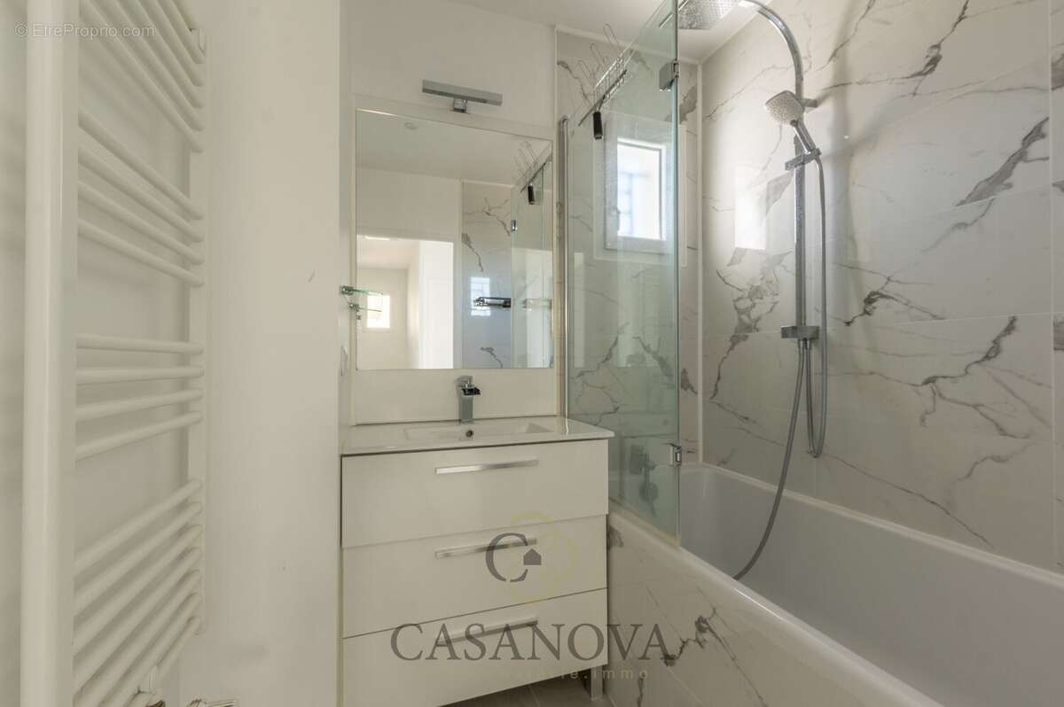 Maison 3 chambres piscine, 2 stationnements, dépendance Saint Clement de Rivière - photo 6