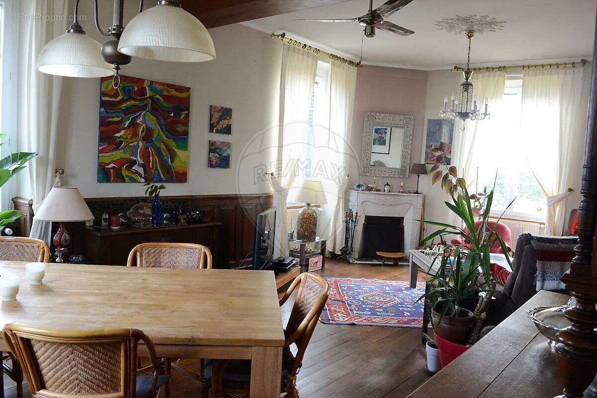 Maison à CERCY-LA-TOUR