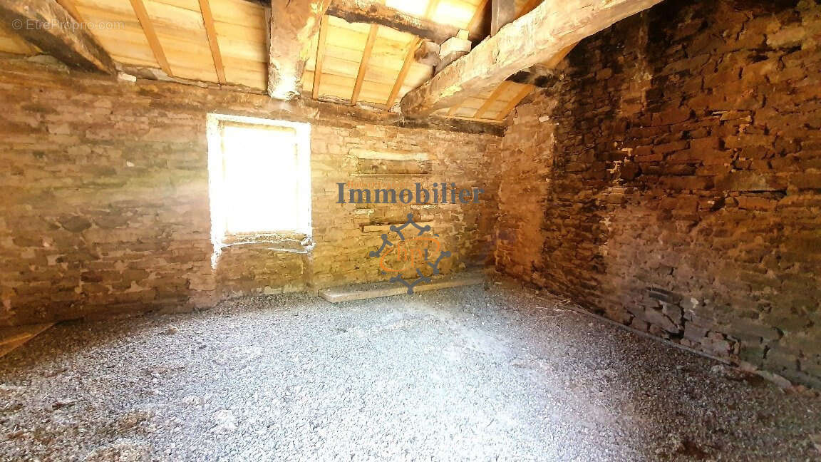 Maison à SAINT-JUERY