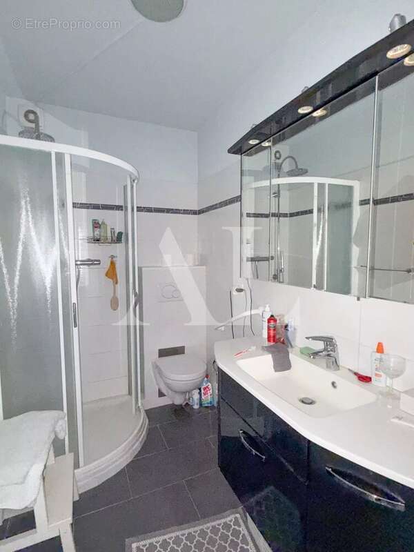 Appartement à VALLAURIS