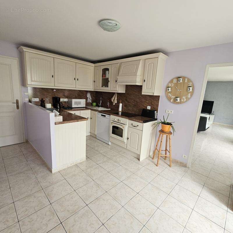 Maison à CHAMPAGNE-LES-MARAIS